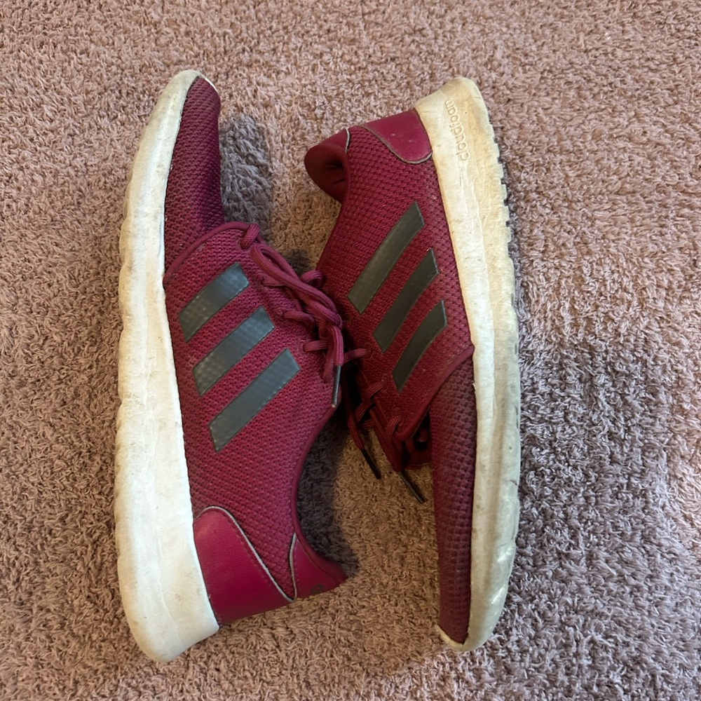 Adidas cloud foam burgundy size 9.5 women’s shoes